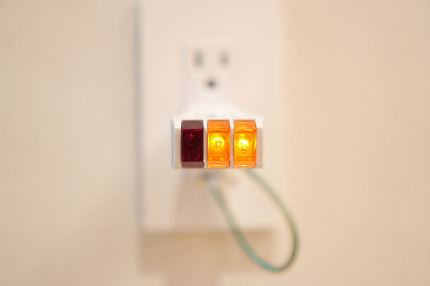 電源アダプター